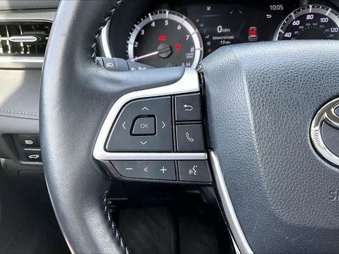 Used 2023 Toyota Highlander XLE image 23