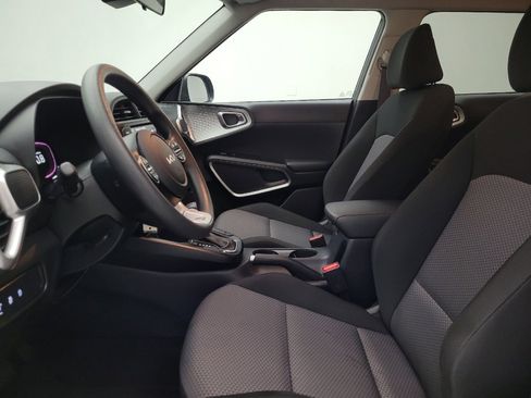 Used 2024 Kia Soul LX w/ Option Group 015 FWD image 17