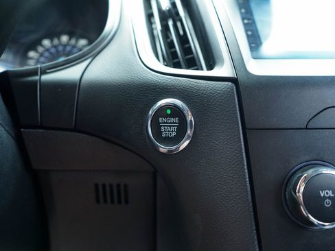 Used 2020 Ford Edge SE image 22