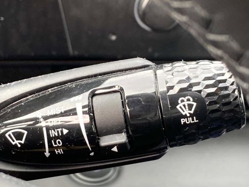 Used 2025 Hyundai Elantra Sport image 16