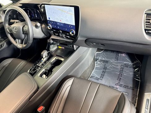 Used 2024 Lexus NX 450h+ F Sport image 28