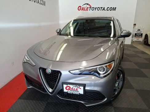 Used 2018 Alfa Romeo Stelvio Ti AWD/4WD image 3