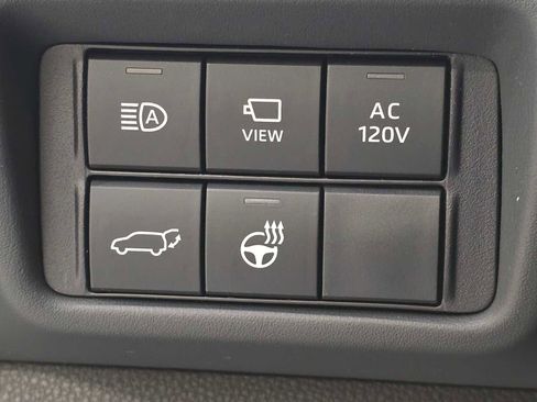 Certified 2026 Toyota Highlander Limited AWD/4WD image 17