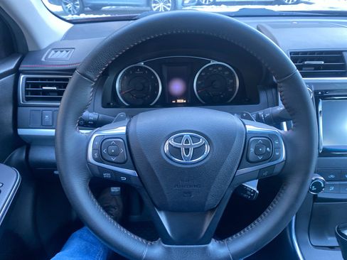 Used 2017 Toyota Camry SE image 11