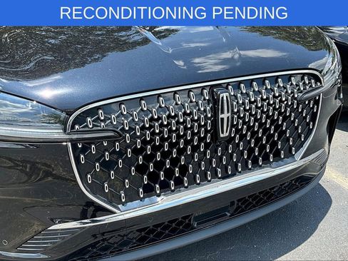 Used 2025 Lincoln Aviator Reserve w/ Illumination Package image 5