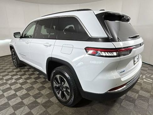 Used 2022 Jeep Grand Cherokee Limited 4xe w/ Luxury Tech Group II AWD/4WD image 5