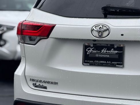 Used 2018 Toyota Highlander XLE image 15