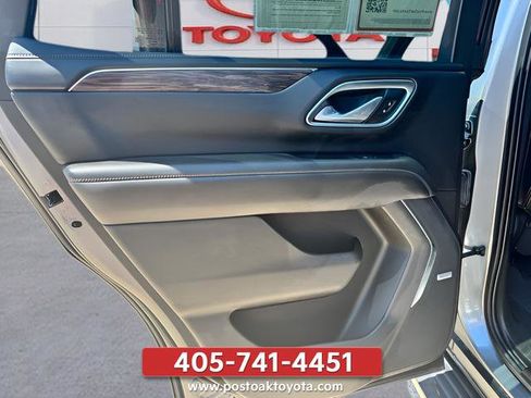 Used 2021 Chevrolet Tahoe LT w/ Luxury Package RWD image 17