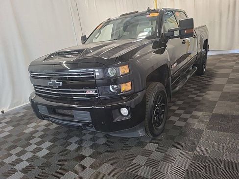 Used 2019 Chevrolet Silverado 2500 LTZ image 1