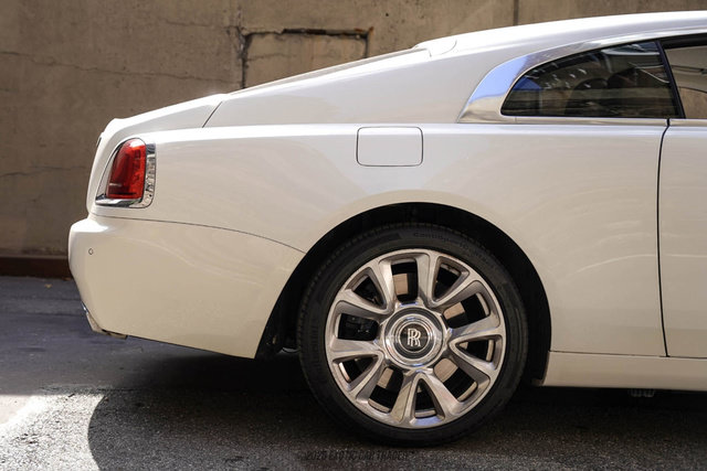 Used 2017 Rolls-Royce Wraith RWD image 10