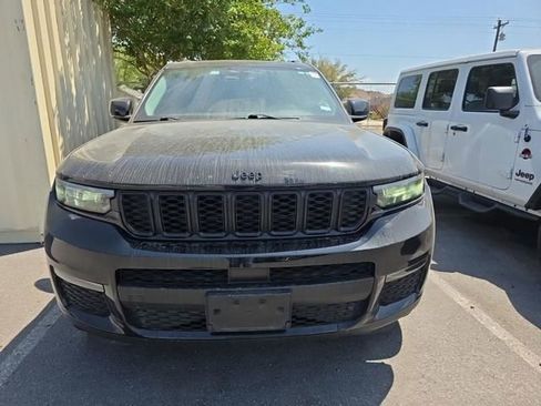 Used 2022 Jeep Grand Cherokee L Limited w/ Black Appearance Package AWD/4WD image 3