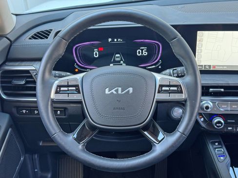 Used 2025 Kia Telluride EX w/ EX Captain's Chair Package AWD/4WD image 20