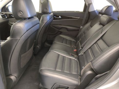 Used 2019 Kia Sorento EX w/ EX Touring Package FWD image 18