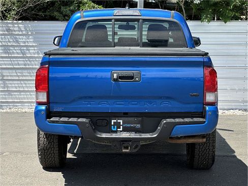 Used 2016 Toyota Tacoma TRD Sport w/ Premium & Technology Package AWD/4WD image 11