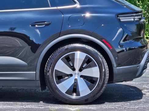 Used 2024 Porsche Macan 4 Electric image 13