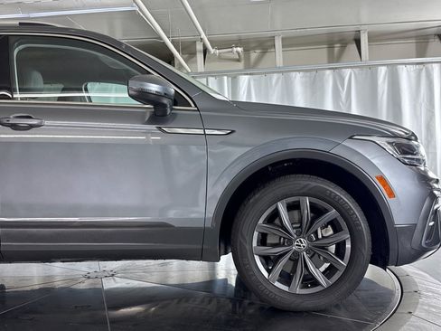 Used 2022 Volkswagen Tiguan SE FWD image 35