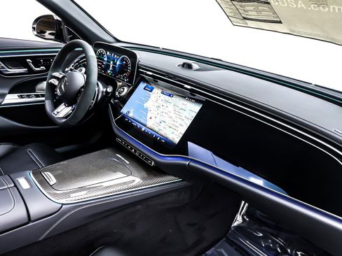 New 2026 Mercedes-Benz E 53 AMG e 4MATIC Sedan image 5