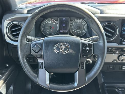 Used 2018 Toyota Tacoma TRD Off-Road image 20