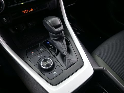 Used 2022 Toyota RAV4 LE AWD/4WD image 20