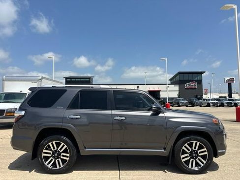 Used 2018 Toyota 4Runner Limited AWD/4WD image 3