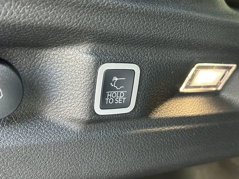 New 2025 Jeep Grand Cherokee L Limited w/ Black Appearance Package image 43