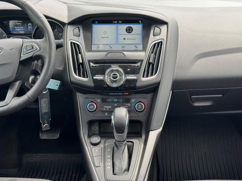 Used 2018 Ford Focus SEL w/ Cold Weather Package FWD image 14