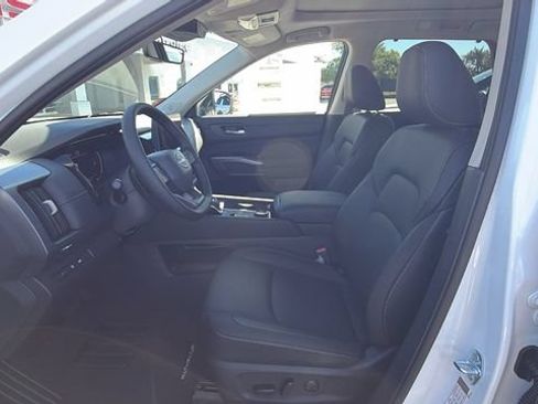 New 2026 Nissan Pathfinder SL w/ SL Premium Package AWD/4WD image 32
