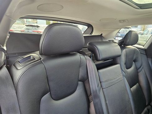 Used 2019 Volvo XC60 T6 Momentum w/ Advanced Package image 13