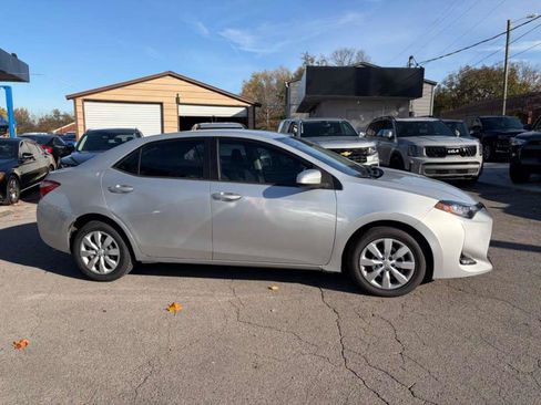 Used 2018 Toyota Corolla LE FWD image 4