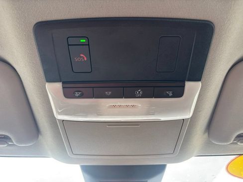 Used 2025 Nissan Sentra SV FWD image 28