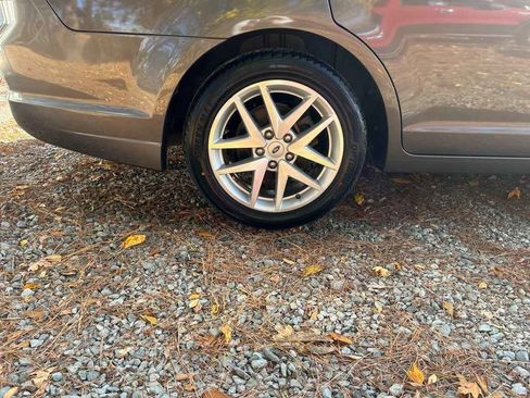 Used 2012 Ford Fusion SEL image 18