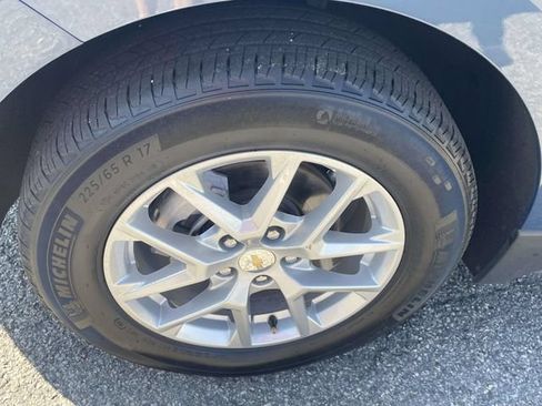 Used 2024 Chevrolet Equinox LT FWD image 11