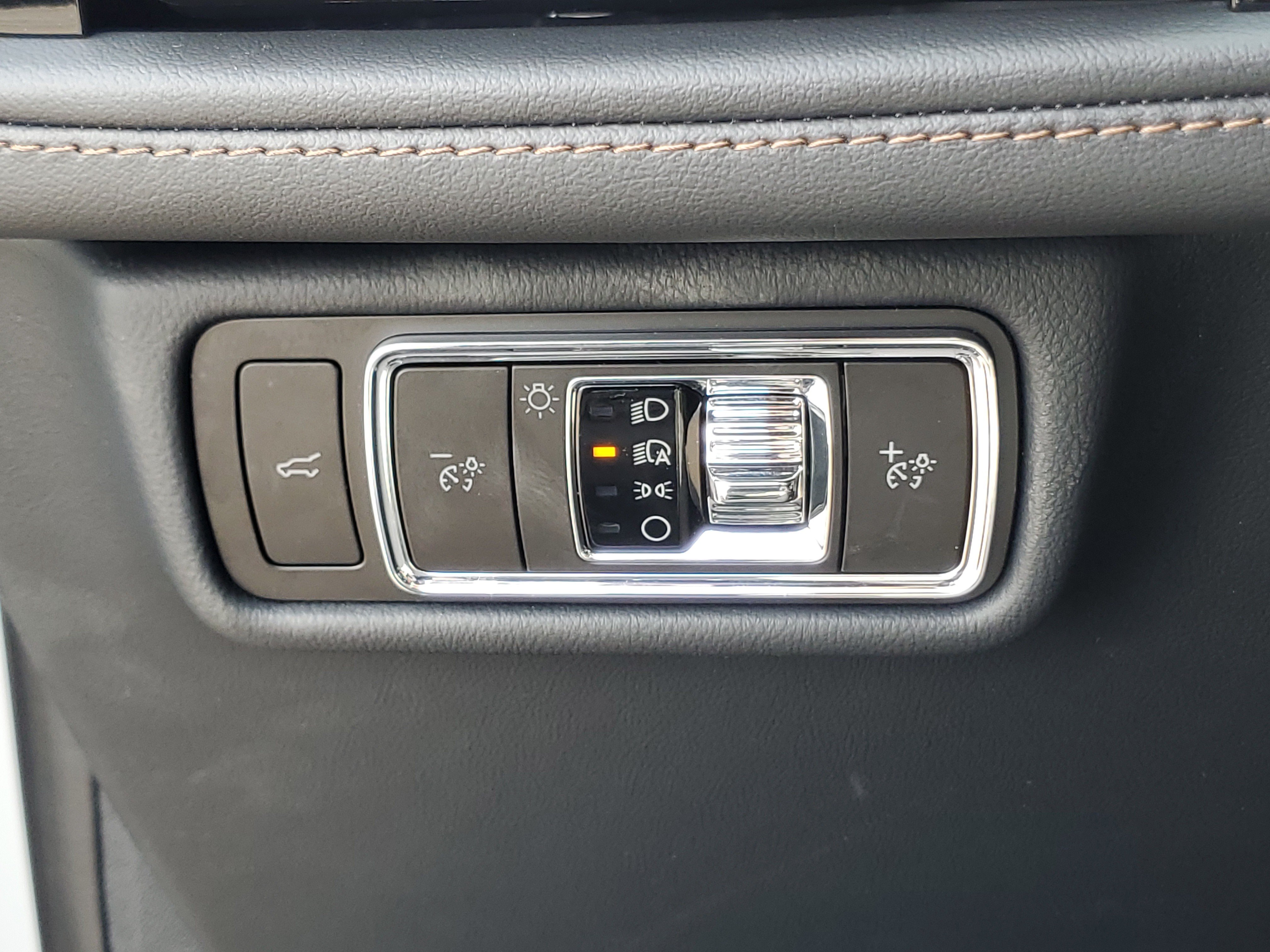 New 2027 Lincoln Aviator Reserve w/ Jet Appearance Package AWD/4WD image 13