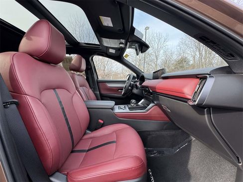 Used 2025 MAZDA CX-70 3.3 Turbo S w/ Premium Package image 16