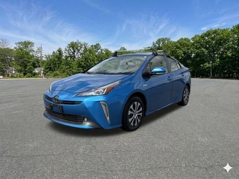 Used 2020 Toyota Prius LE AWD/4WD image 4