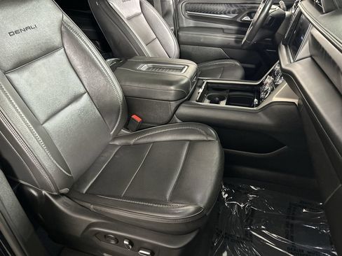Used 2022 GMC Yukon XL Denali w/ LPO, Denali Black Package AWD/4WD image 27