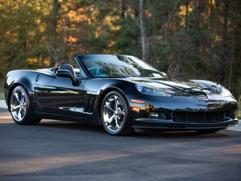 Used 2010 Chevrolet Corvette Grand Sport w/ Preferred Equipment Group image 3