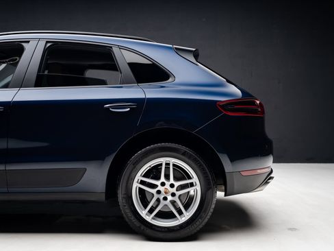 Used 2018 Porsche Macan AWD/4WD image 20