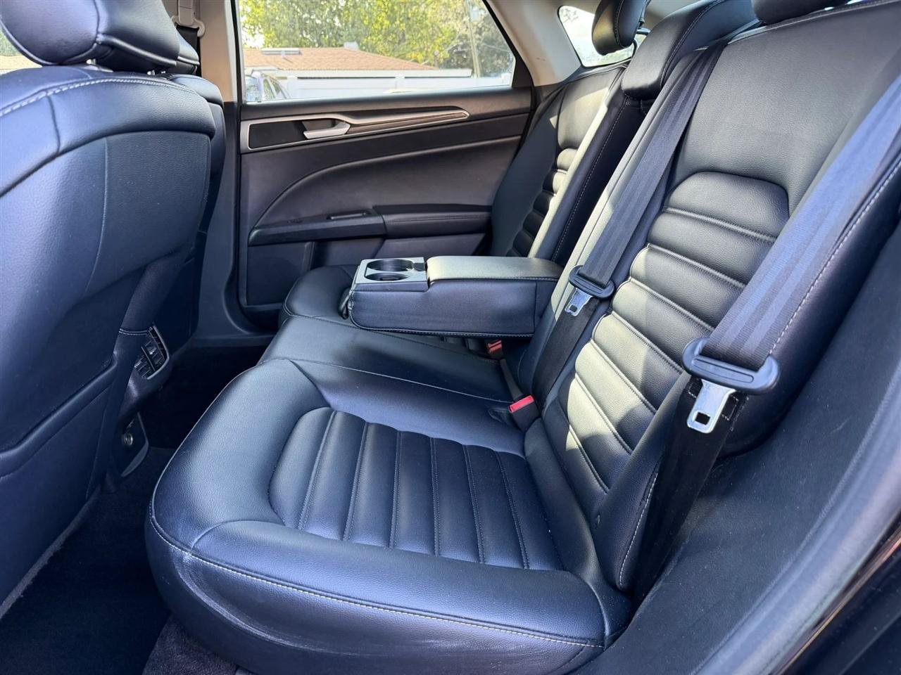 Used 2019 Ford Fusion SEL FWD image 24