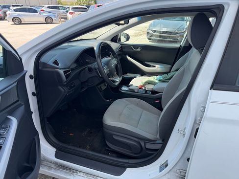 Used 2021 Hyundai Ioniq SE image 10