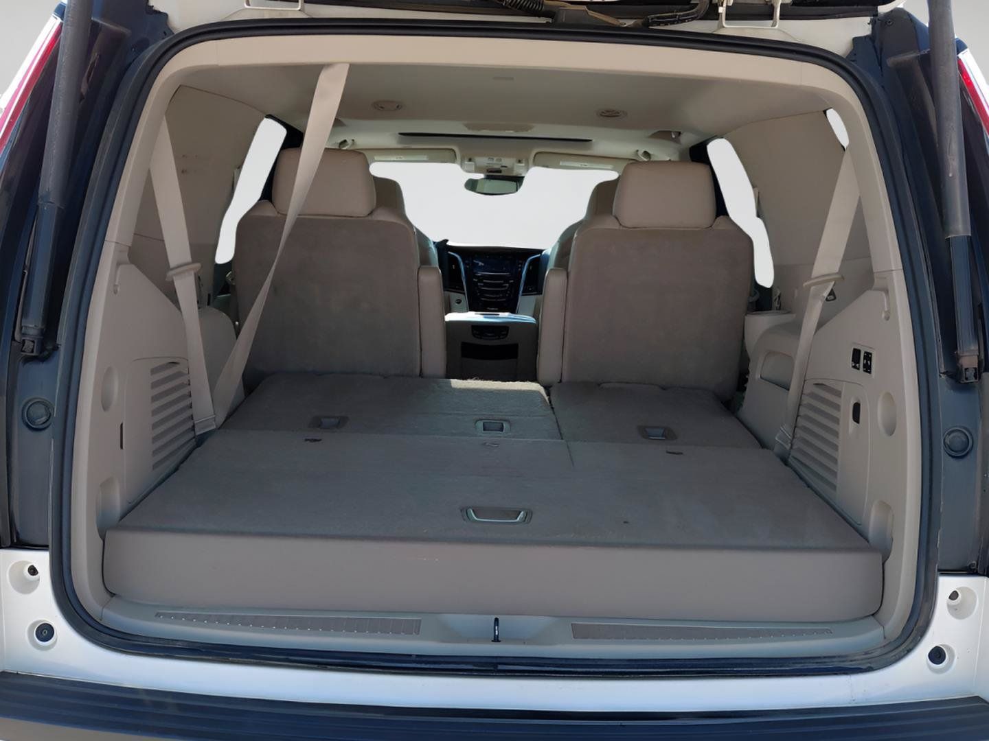 Used 2015 Cadillac Escalade Luxury AWD/4WD image 25
