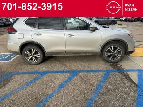 Certified 2020 Nissan Rogue SV w/ Premium Package image 2