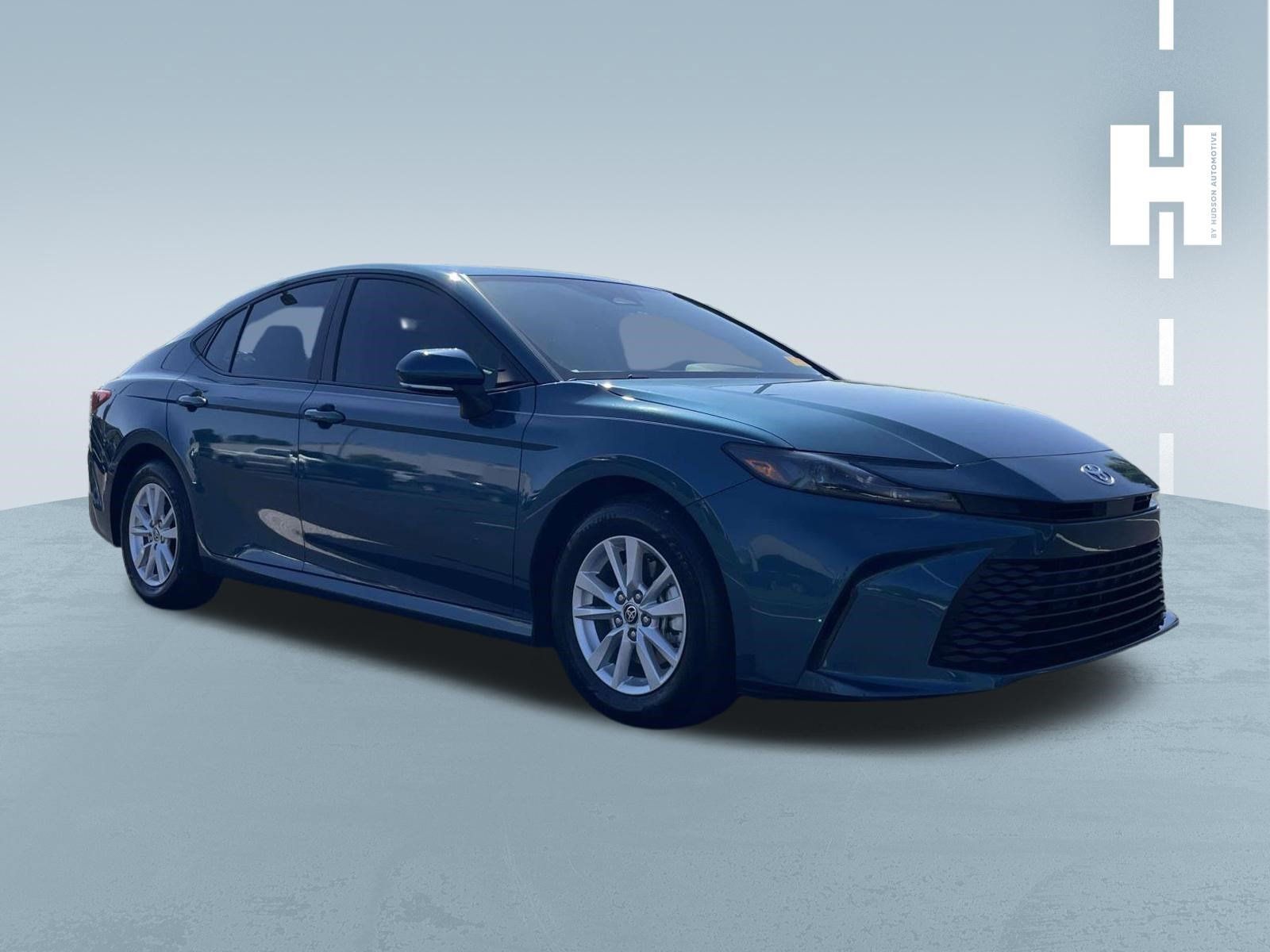 Used 2025 Toyota Camry LE w/ Convenience Package FWD image 1
