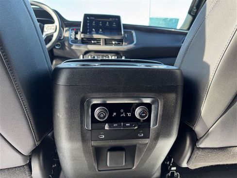 Used 2024 Chevrolet Tahoe LT AWD/4WD image 28