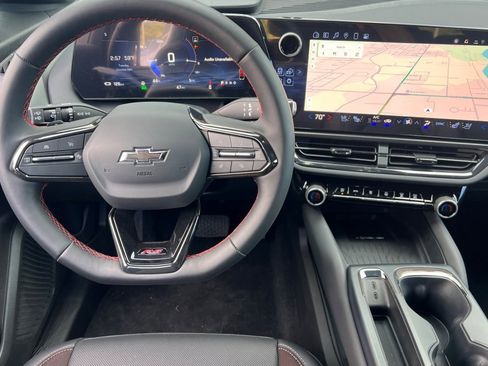 New 2025 Chevrolet Equinox EV RS image 11