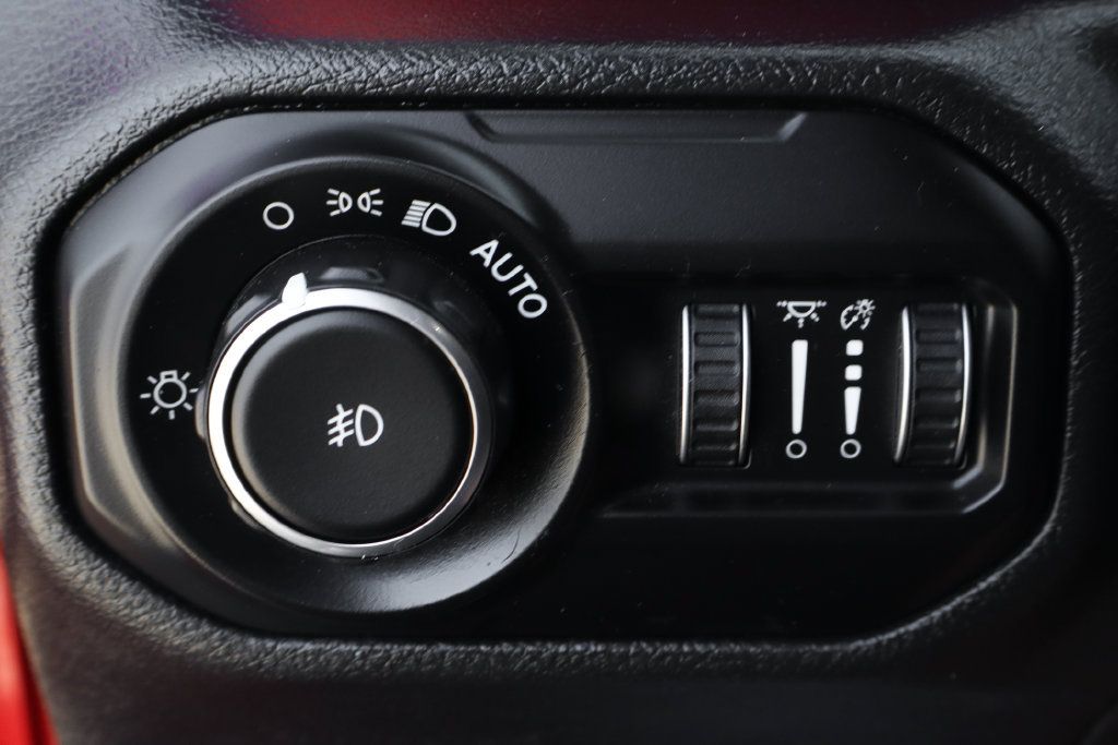Used 2021 Jeep Wrangler Unlimited Rubicon AWD/4WD image 24