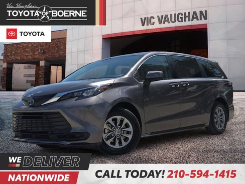 Used 2024 Toyota Sienna LE FWD image 1