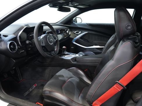 Used 2018 Chevrolet Camaro ZL1 RWD image 30