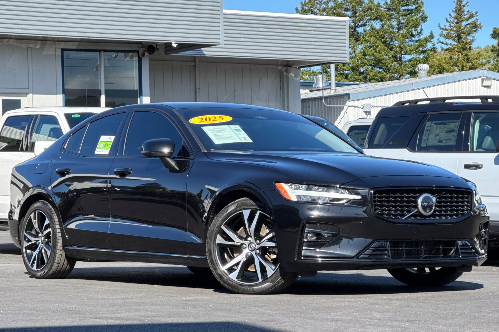 Used 2025 Volvo S60 B5 Plus AWD/4WD image 2