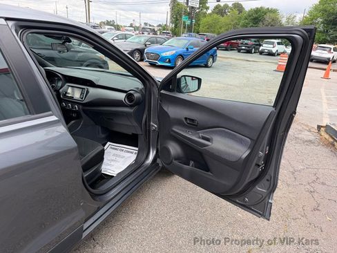 Used 2020 Nissan Kicks S FWD image 10